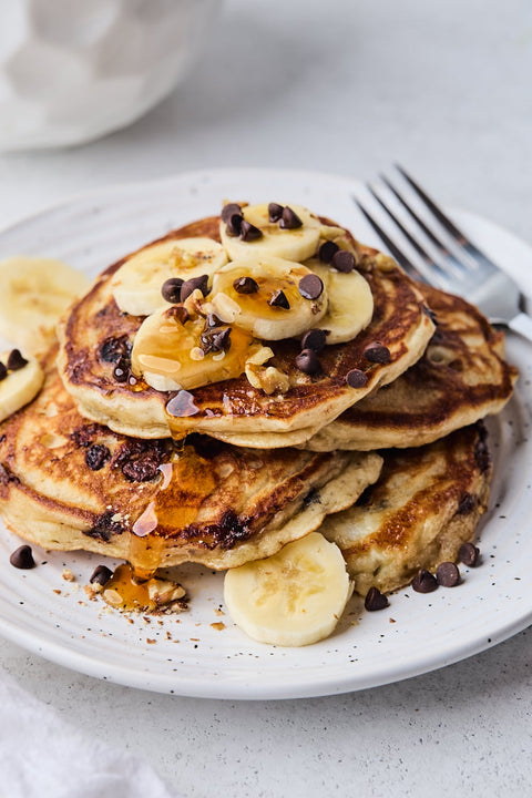 BANANA CHOCOLATE CHIP PROTEIN PANCAKES
