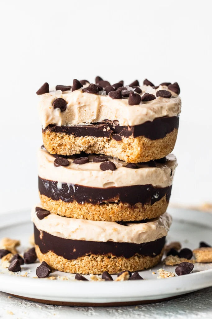 "CHEAT CLEAN" DARK CHOCOLATE PEANUT BUTTER CHEESECAKE