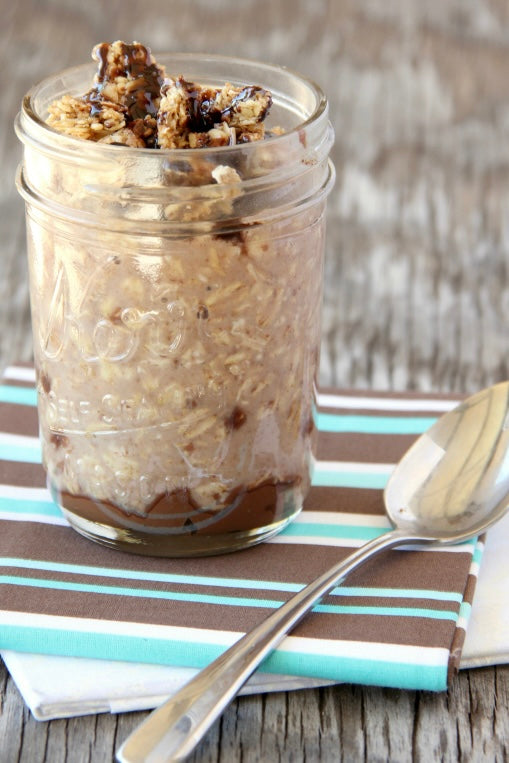 NUTELLA AND GRANOLA OVERNIGHT OATS